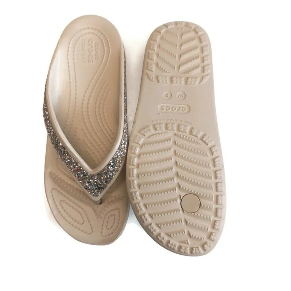 CROCS Sloane Glitter Wedge Flip Flops Womens Sz 8 Lightweight Sandals Chai Gold